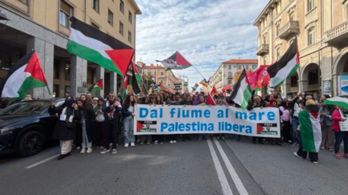 Manifestazione - sciopero di venerdì 3 ottobre, a Cuneo. 