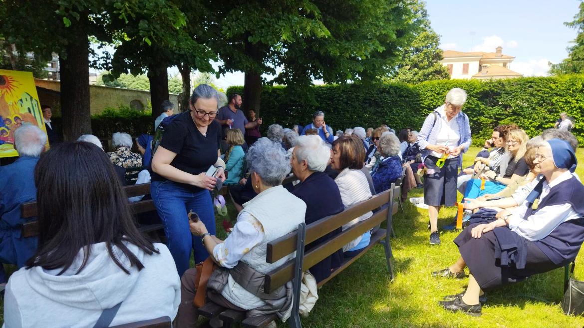 Il cerchio della comunione: incontro suore e laici della famiglia del Piccolo Disegno