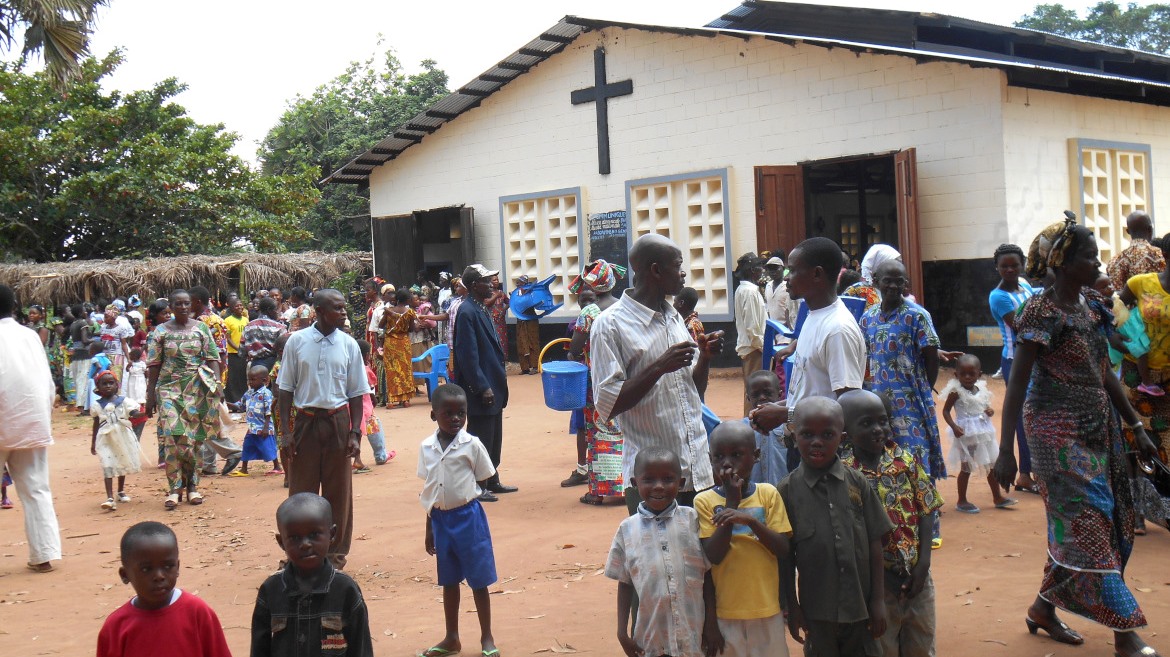 Accompagniamo i giovani e curiamo la loro formazione attraverso gli incontri sulla parola di Dio, le catechesi, le giornate di riflessione su diversi temi - RDC